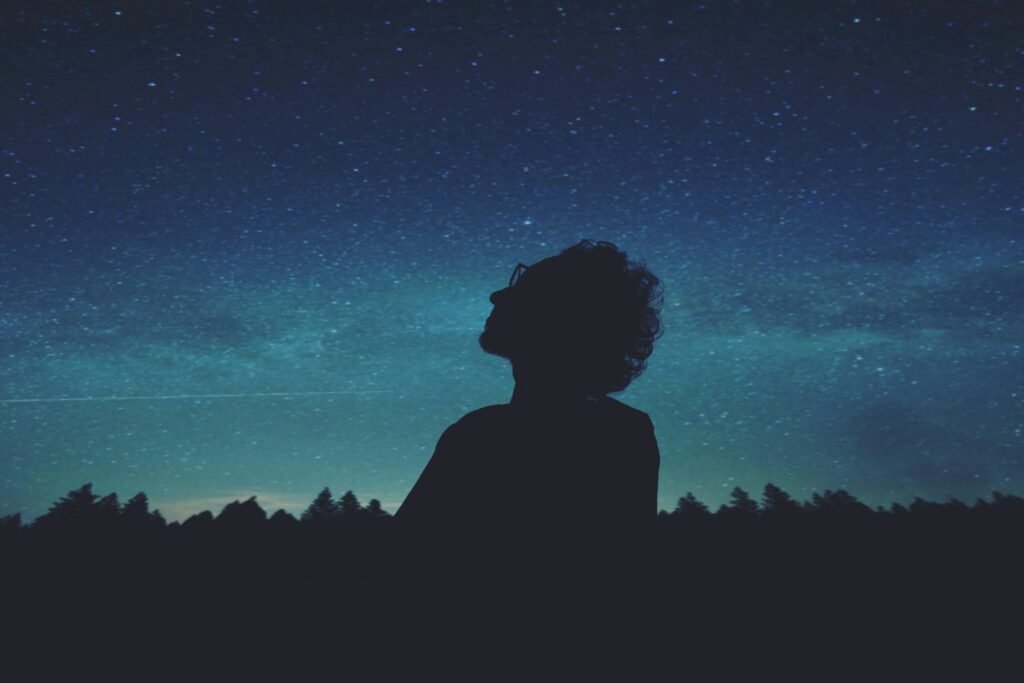 difference between OBE and lucid dreaming